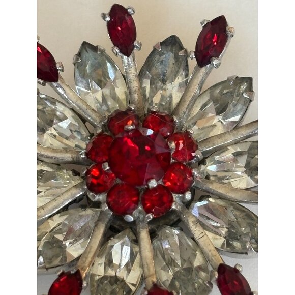 Kramer of New York Pin Brooch Vintage Jewelry Red Rhinestones Sparkles 2 inch - Picture 4 of 7
